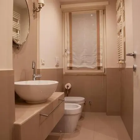Lägenhet Roma, Gemelli Casa Eleganza, Modernista *