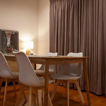 Lägenhet Roma, Gemelli Casa Eleganza, Modernista *
