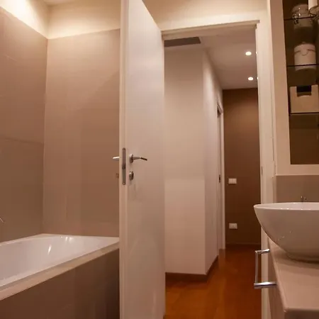 Roma, Gemelli Casa Eleganza, Modernista