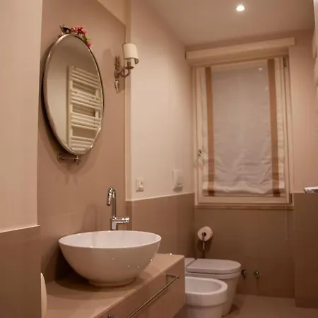 Roma, Gemelli Casa Eleganza, Modernista Lägenhet