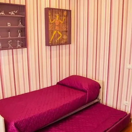 Roma, Gemelli Casa Eleganza, Modernista Lägenhet